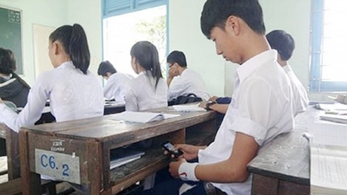 Cấm điện thoại trong trường học: Đã đến lúc cần một chủ trương toàn quốc?